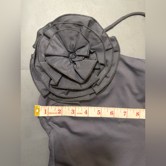 Zara black swimsuit with large flower - Picture 9 of 12